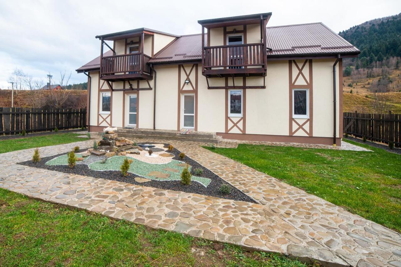 Котедж "Під Горбком" Korchin Dış mekan fotoğraf